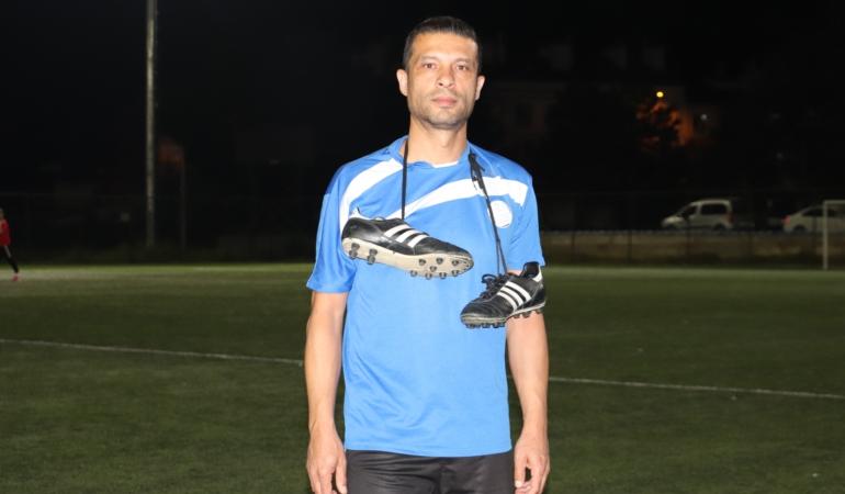 Eskişehir’in en yaşlı amatör futbolcusu 39 yıllık kariyerine veda etti