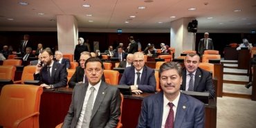 AW738901_01
