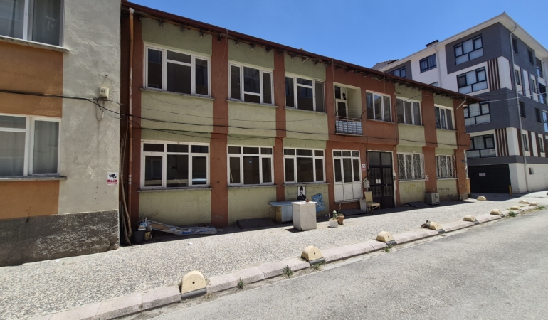 Bulunduğu sokağa renk katan ‘Sevgililer ve Aşıklar Parkı’ artık yok