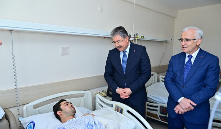 Vali Erdinç Yılmaz’dan yaralı itfaiyecilere ziyaret