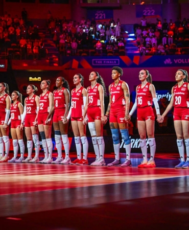 A MİLLİ KADIN VOLEYBOL TAKIMI, MİLLETLER LİGİ'NDE FİNALE YÜKSELDİ 2026 VOLEYBOL MİLLETLER LİGİ: TÜRKİYE: 3 - ÇİN: 0