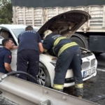 Sanayiden 10 dakika önce aldığı otomobili yandı