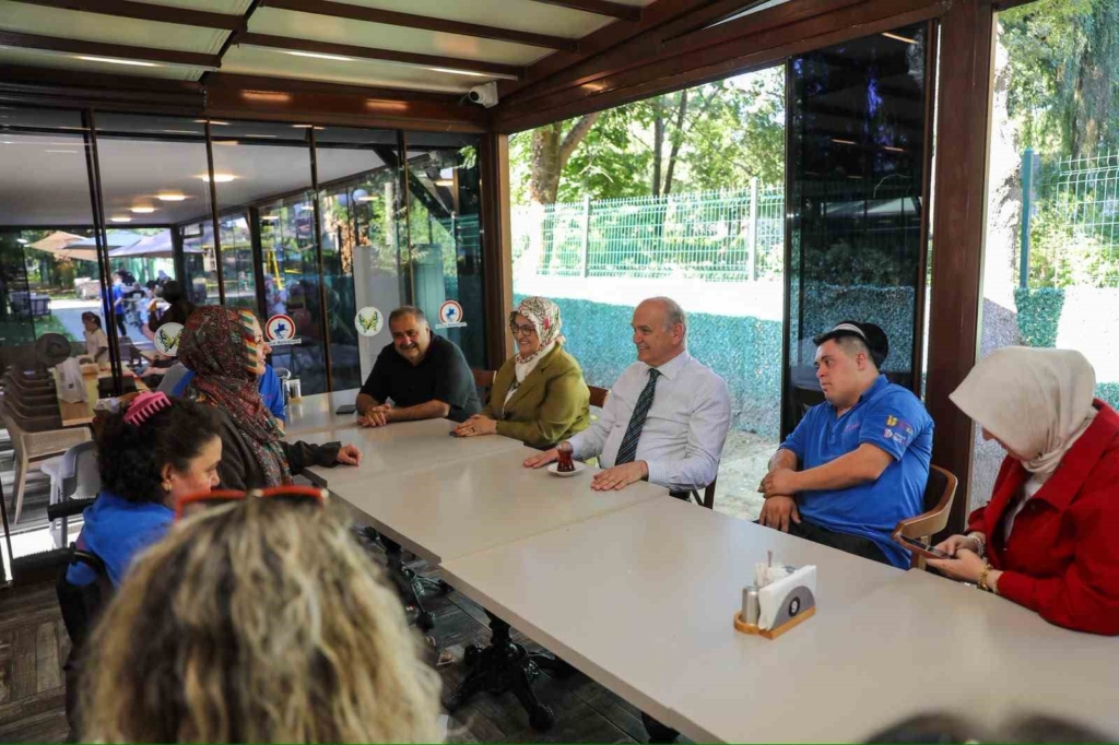 Ünlü televizyon programcısı İkbal Gürpınar Düzce’de