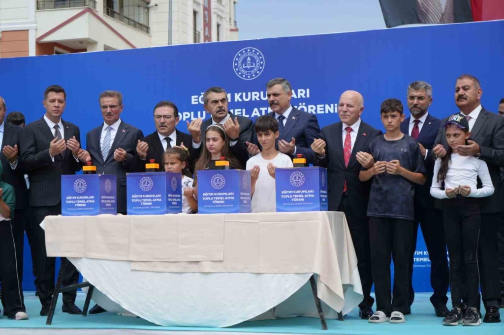 Bakan Çiftçi: "Selçuklu’dan Osmanlı’ya uzanan maarif geleneğimiz medeniyetimizin en güçlü sütunlarından biri hâline gelmiştir"
