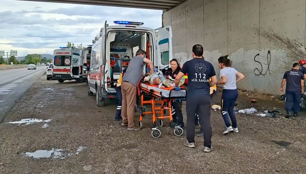 Bursa’da köprülü kavşakta feci kaza: 3 ölü, 2 ağır yaralı