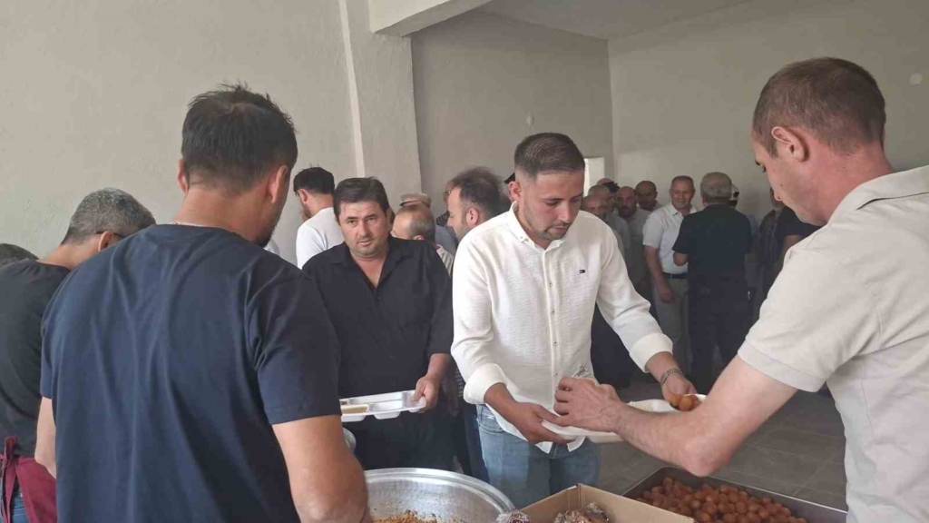 Hisarcık Aşağı Yoncaağaç Köyü’nde Çok Amaçlı Salon açıldı ve hayır yemeği düzenlendi