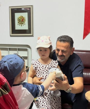 Makamın en özel misafirleri minikler oldu