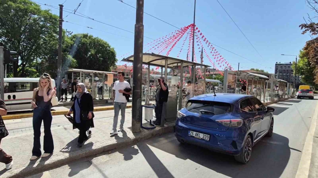 Tramvay durağındaki bıçaklı kavgada kendini savunan şüpheli: "Ben ablamın namusunu çöpte mi buldum"