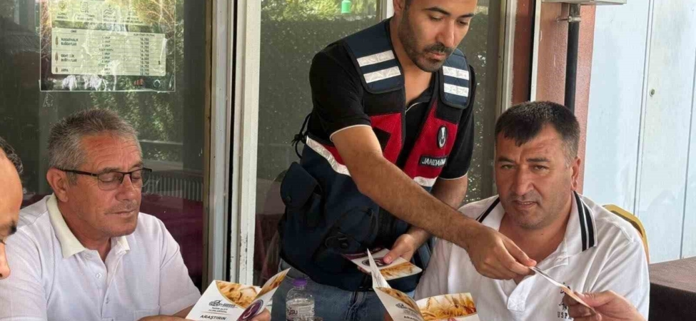 Jandarma vatandaşları dolandırıcılık konusunda bilgilendirdi