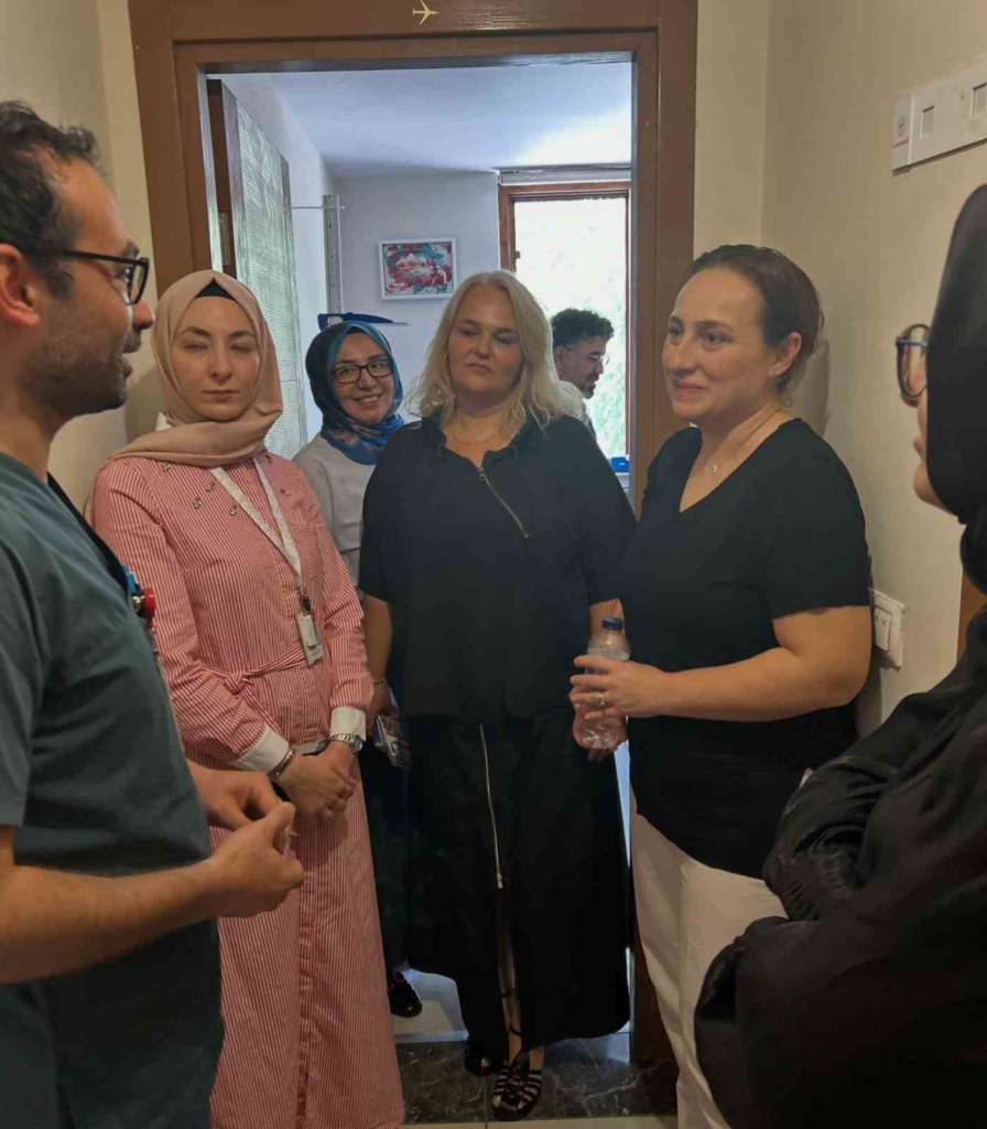 Kütahya’da Sağlıklı Hayat Merkezi’nin çalışmaları hekimlere tanıtıldı