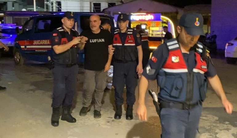Adli kontrolle serbest kalan ünlü yönetmen Ezel Akay: “Mahkeme sonunda her şeyi öğreneceksiniz”