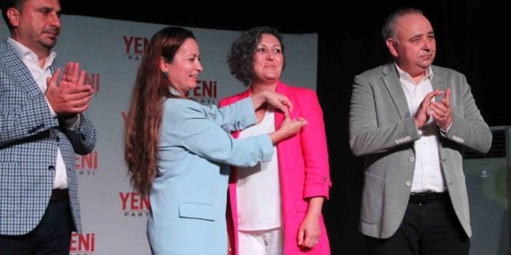 Manisa’da 15 CHP’li belediye başkanı YENİ Parti’ye katıldı