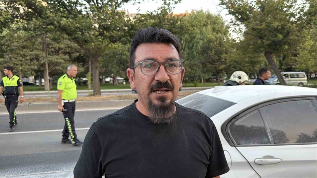 Sanayiden 10 dakika önce aldığı otomobili yandı