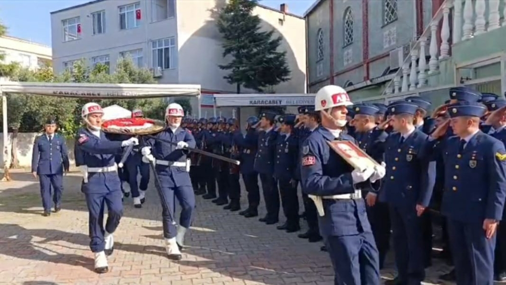 Emekli Binbaşı Özcan Yıldız’a askeri törenle veda