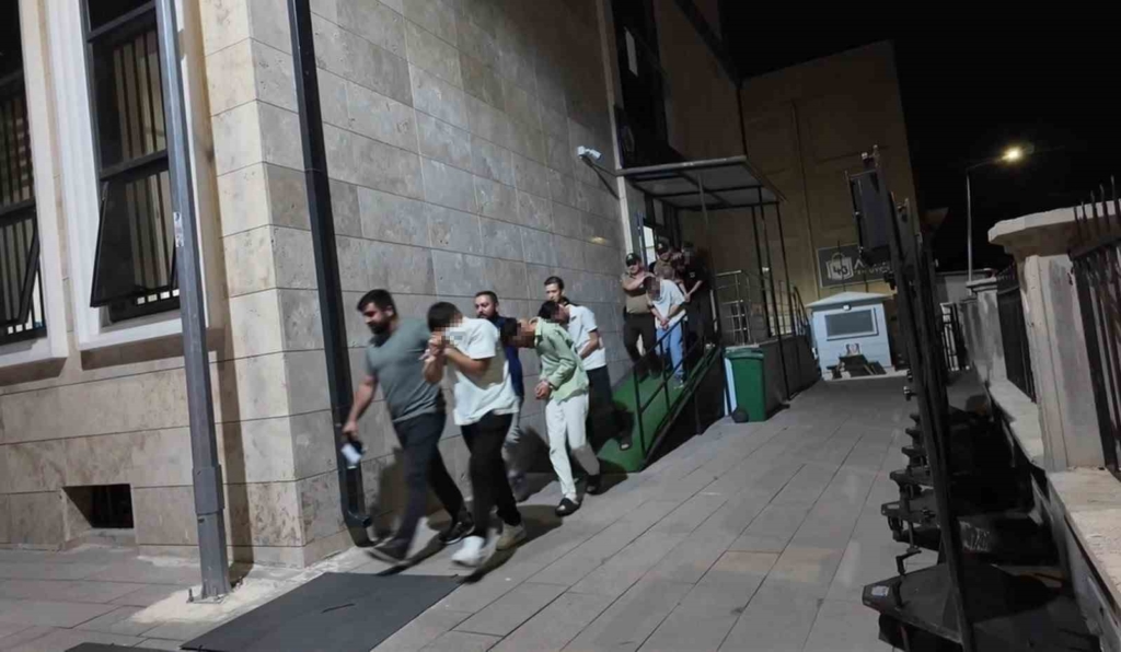 Kütahya merkezli uyuşturucu operasyonu: 24 gözaltı
