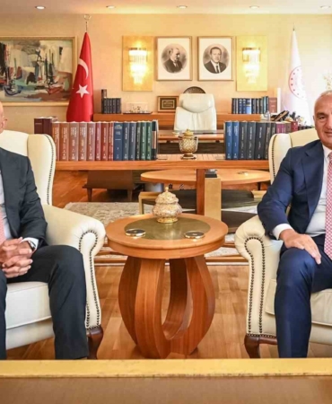 Bakan Ersoy, ABD’nin Ankara Büyükelçisi Tom Barrack’ı ağırladı