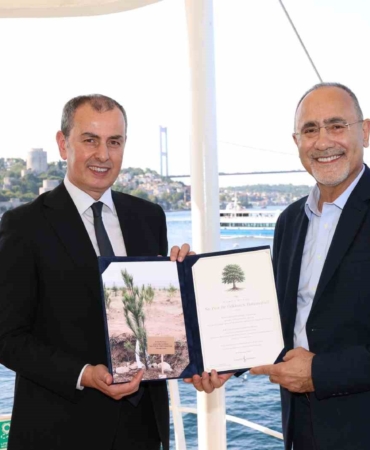 Prof. Dr. Gökhan Hotamışlıgil, genç bilim insanları ile bir araya geldi