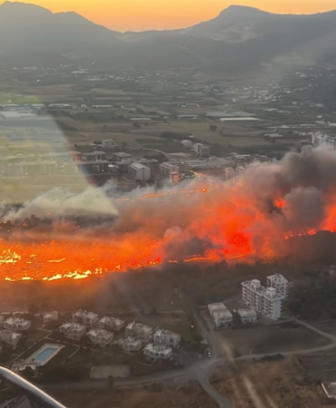 Mersin’de yangın, ekiplerin havadan ve karadan müdahalesiyle söndürüldü