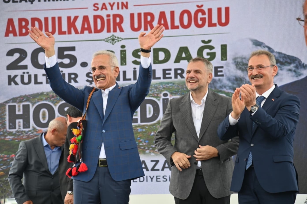 Bakan Uraloğlu’ndan Sis Dağı’nda birlik ve beraberlik mesajı