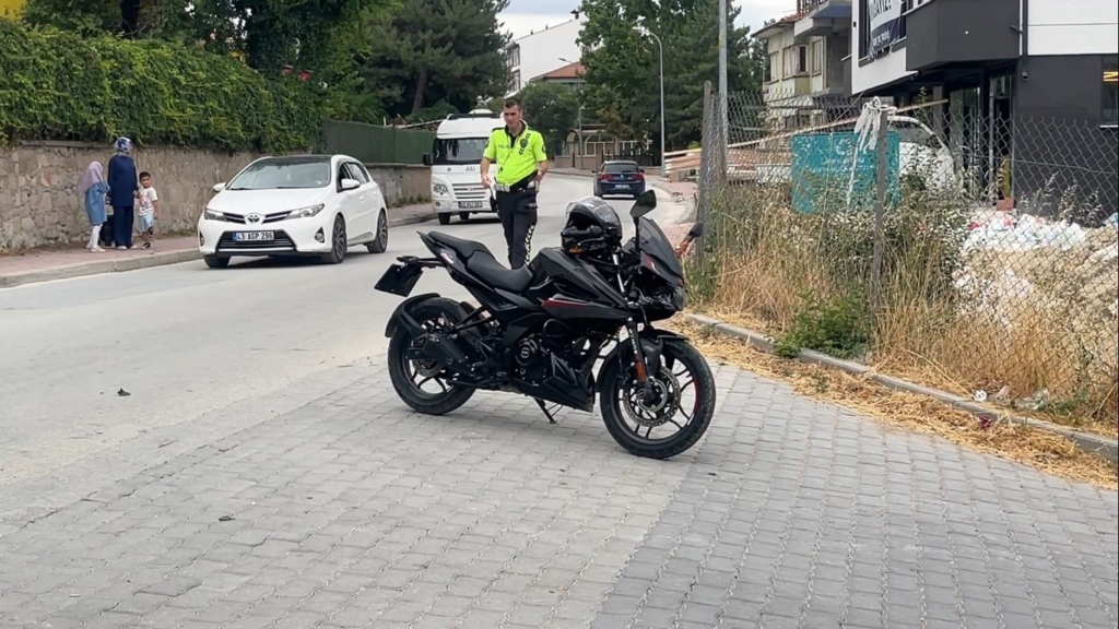 Tavşanlı’da otomobil ile motosiklet çarpıştı: 1 yaralı