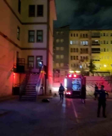 Kütahya Evliya Çelebi İlkokulu’nun bodrum katında yangın