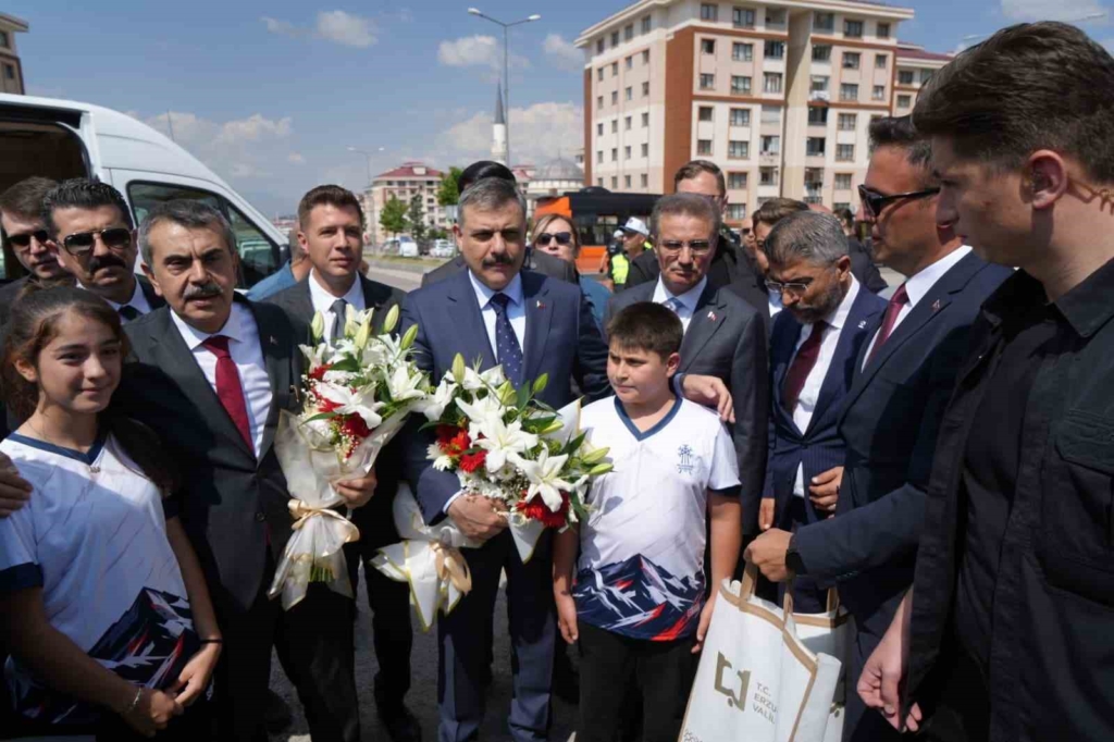 Bakan Çiftçi: "Selçuklu’dan Osmanlı’ya uzanan maarif geleneğimiz medeniyetimizin en güçlü sütunlarından biri hâline gelmiştir"