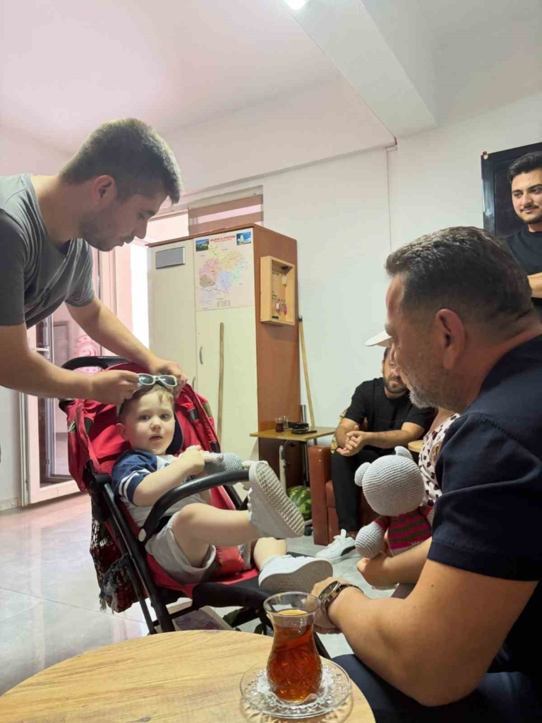 Makamın en özel misafirleri minikler oldu