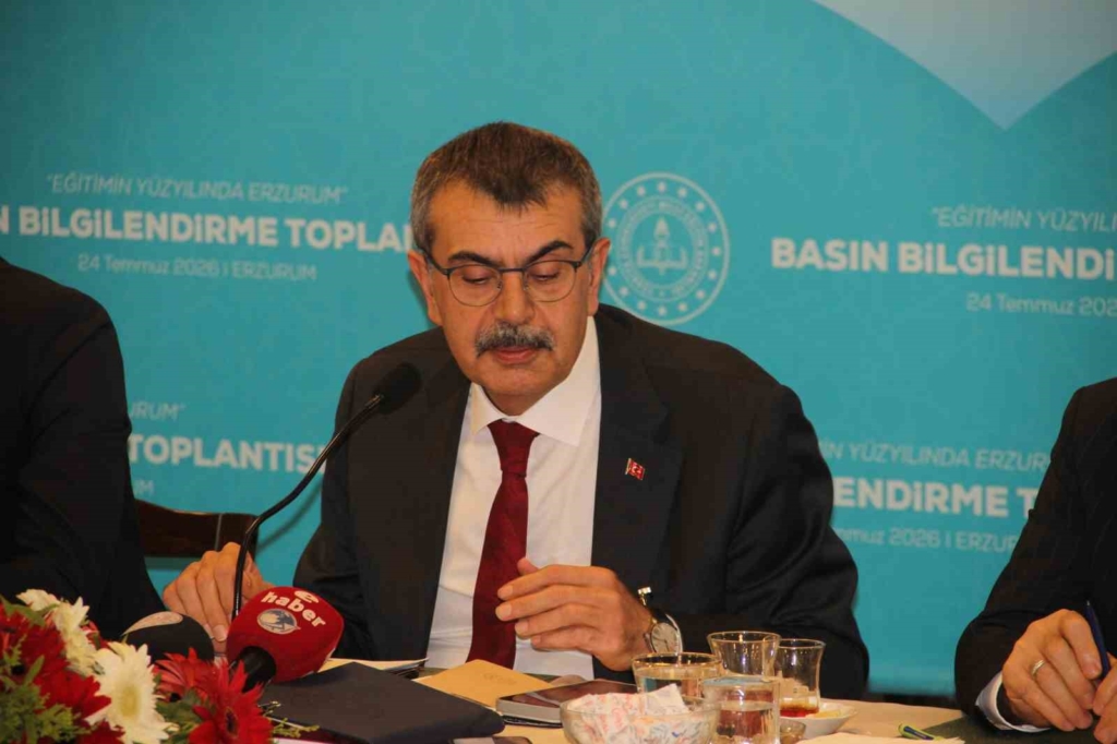 Bakan Tekin: "Hedefimiz 19 Ağustos’ta kazmanın vurulmasını sağlayacak takvimi hayata geçirmek"