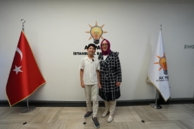 Gazze’nin çocuk elçisi Ramadan Abu Jazar, AK Parti İstanbul İl Başkanlığını ziyaret etti