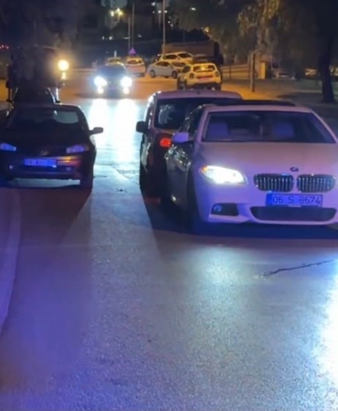 Kaza yapan sürücülerle yakınları böyle güldü