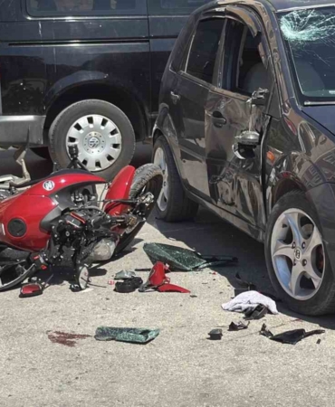 Eskişehir’de manevra yapan otomobile motosiklet yandan çarptı: 1 yaralı