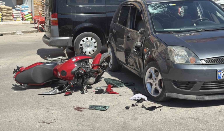 Eskişehir’de manevra yapan otomobile motosiklet yandan çarptı: 1 yaralı