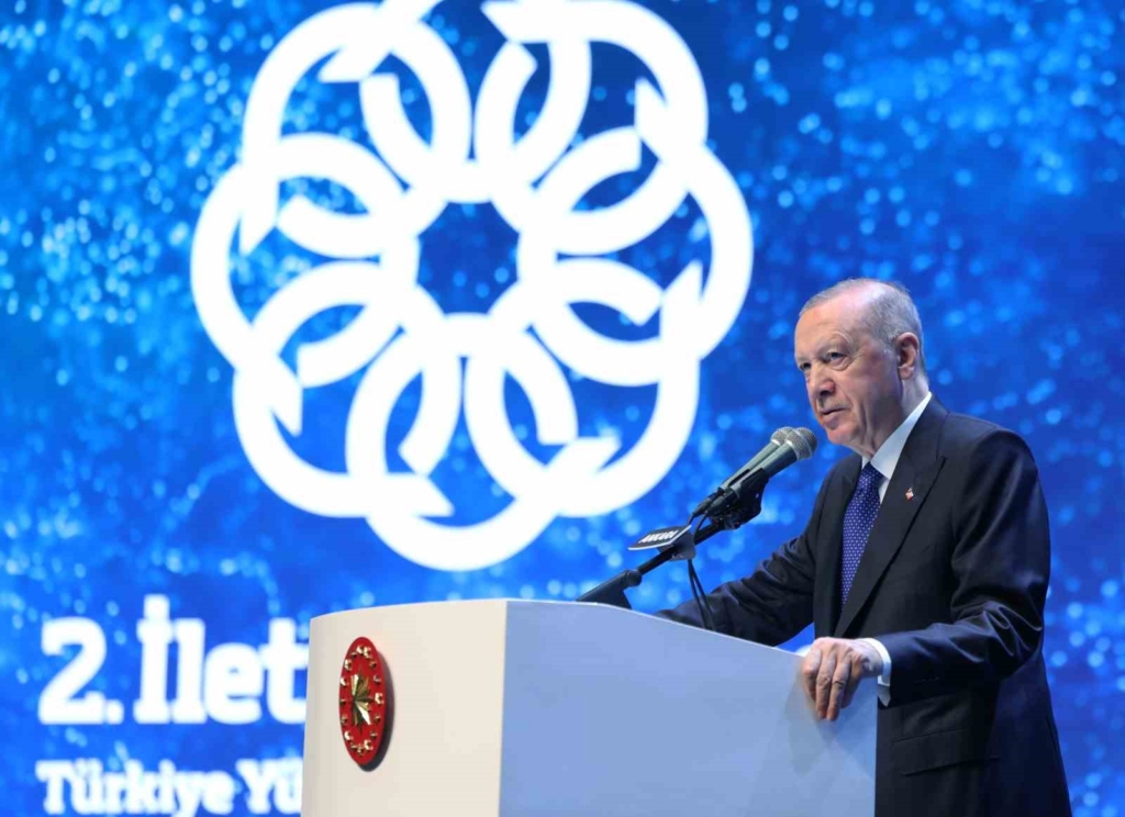 Cumhurbaşkanı Erdoğan: "Depremi kullanarak siyasi ve ekonomik fırsatçılık yapanlar bugün adalete hesap veriyor"