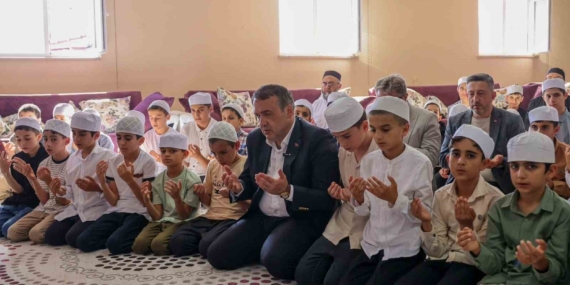 Vali Sözer hafız adaylarıyla bir araya geldi