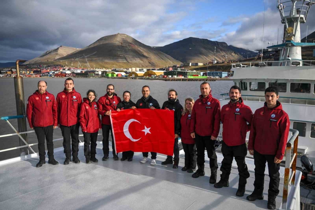 Sanayi ve Teknoloji Bakanı Kacır, 6’ncı Ulusal Arktik Bilim Seferine katıldı