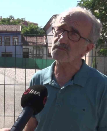 Tarihi mezarın üzeri çakıl taşlarıyla kapatılıp otopark görünümü verildi
