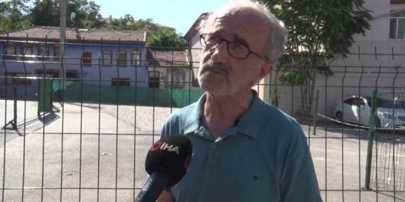 Tarihi mezarın üzeri çakıl taşlarıyla kapatılıp otopark görünümü verildi
