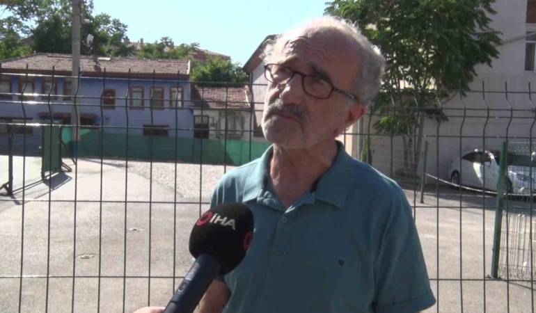 Tarihi mezarın üzeri çakıl taşlarıyla kapatılıp otopark görünümü verildi