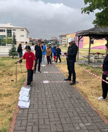Sağanak yağmur oryantiring heyecanını durduramadı