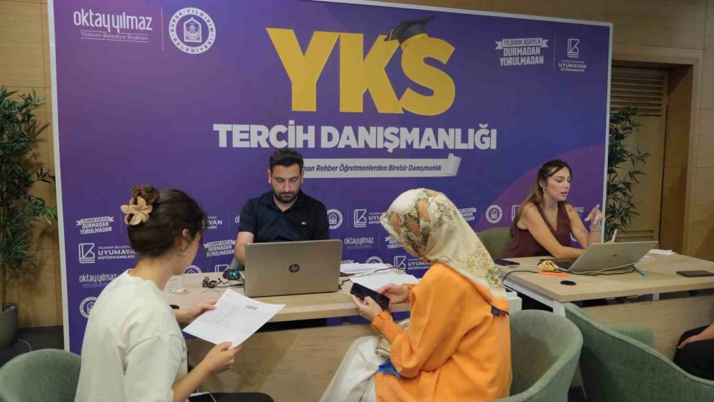 Yıldırım Belediyesi üniversite tercih sürecinde gençlerin yanında