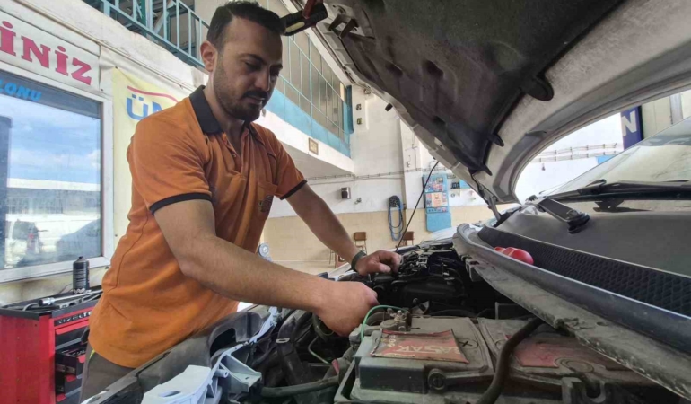 Uzun yola çıkacak sürücülere araç bakımı ve yangın uyarısı