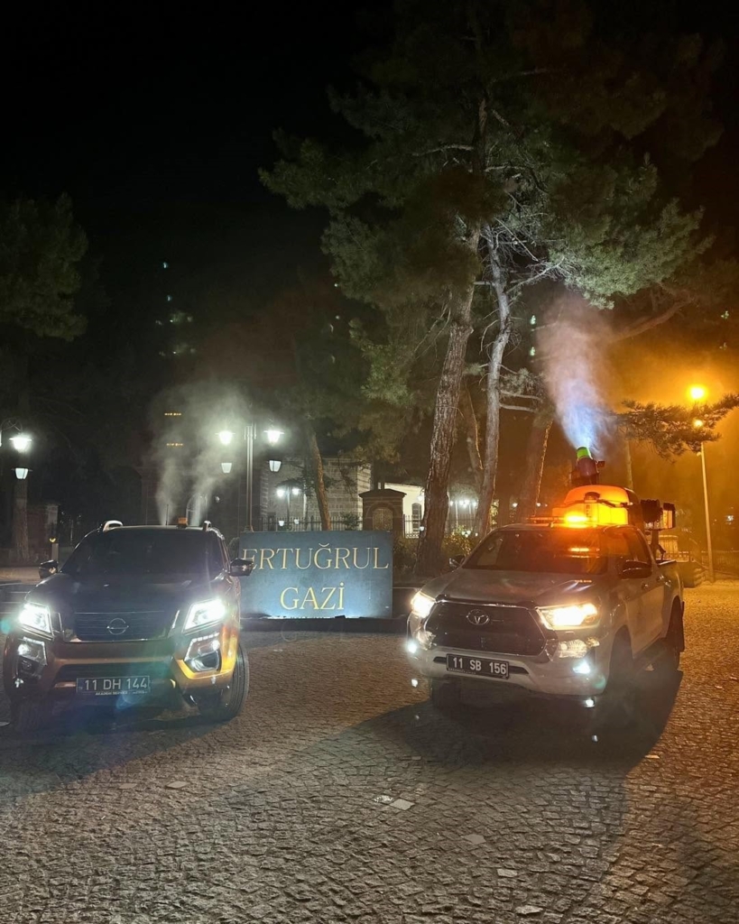 Bilecik’te haşerelere karşı gece mesaisi