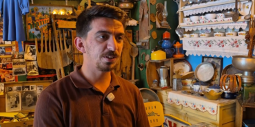Binlerce antika ile süslenen müze görünümlü ilginç kafe