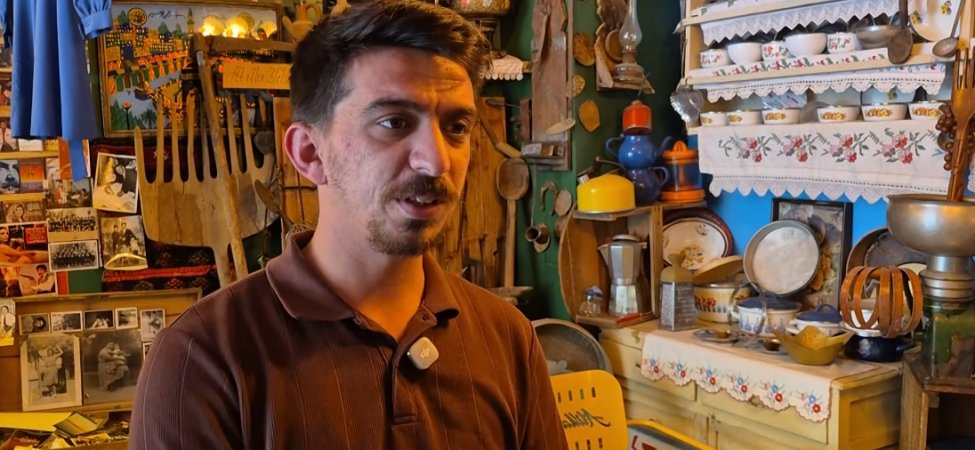 Binlerce antika ile süslenen müze görünümlü ilginç kafe