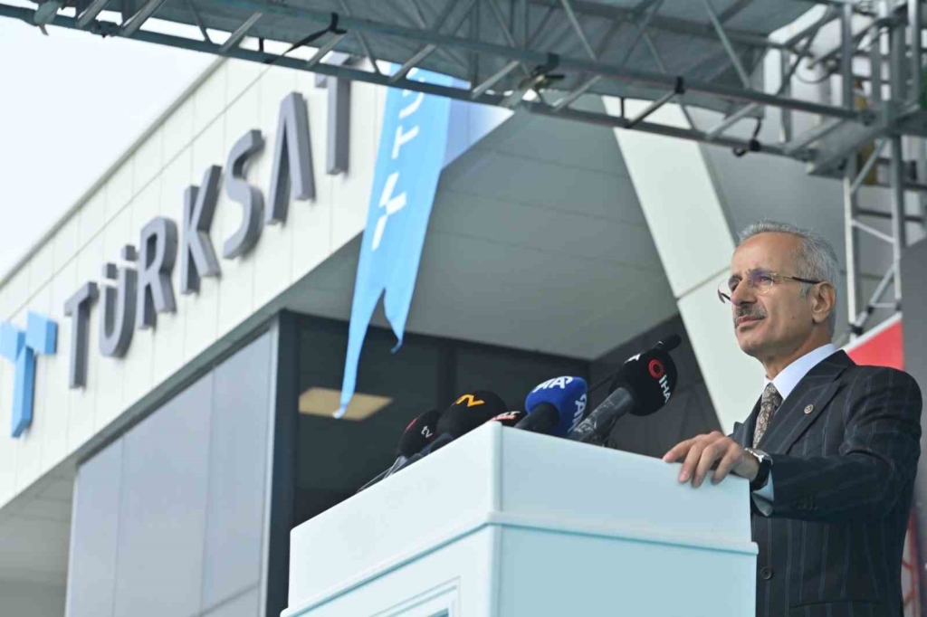 Bakan Uraloğlu: "Katar ile kurduğumuz stratejik ortaklık sayesinde Türksat filomuza yeni nesil bir uydu kazandırıyoruz"