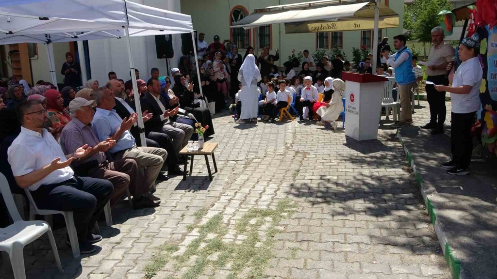 Kütahya Selimiye Kur’an Kursu’nda Çocuk Şenliği coşkusu