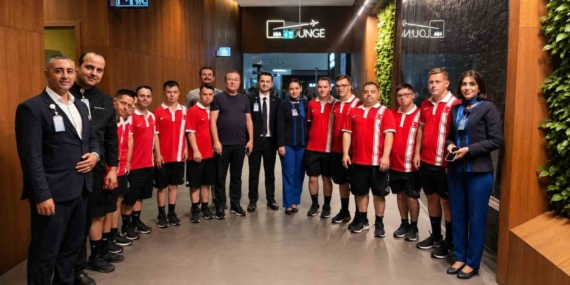 Down Futsal Milli Takımı’nın Genuine Cup için ABD’ye yolculuğu başladı