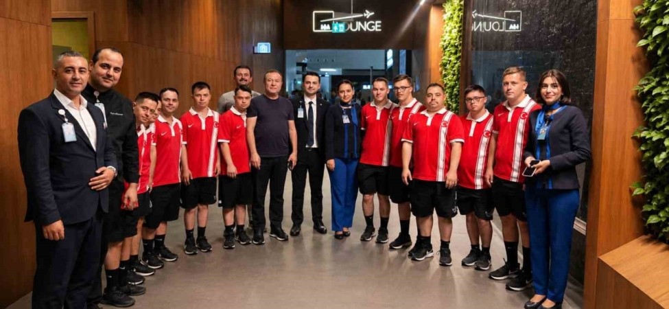 Down Futsal Milli Takımı’nın Genuine Cup için ABD’ye yolculuğu başladı
