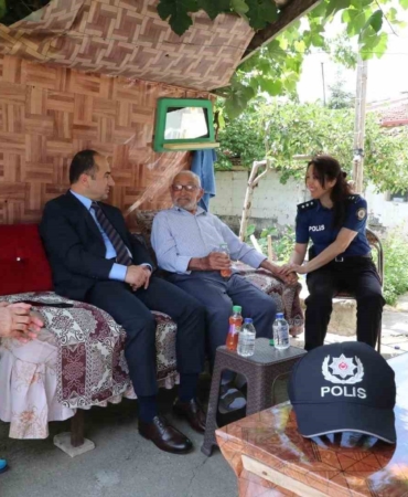 Eskişehir İl Emniyet Müdürü Yılmaz’dan şehit babasına anlamlı ziyaret