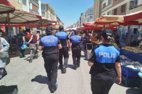 Eskişehir’de polis vatandaşları hırsızlık ve dolandırıcılık olaylarına karşı bilgilendirdi
